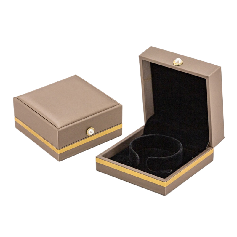 Clamshell Bracelet Box